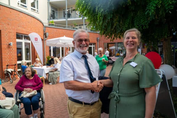 Begrüßung beim Sommerfest „Picknick im Park“ in Rethen.