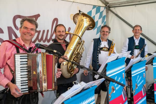 Musikalische Begleitung beim "WiesnZauber" durch die Band "Erichs fröhliche Musikanten"