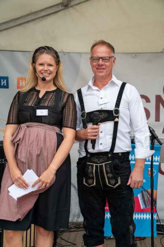 Moderation auf dem "WiesnZauber" von Ramona Rasche und Peter Fächner